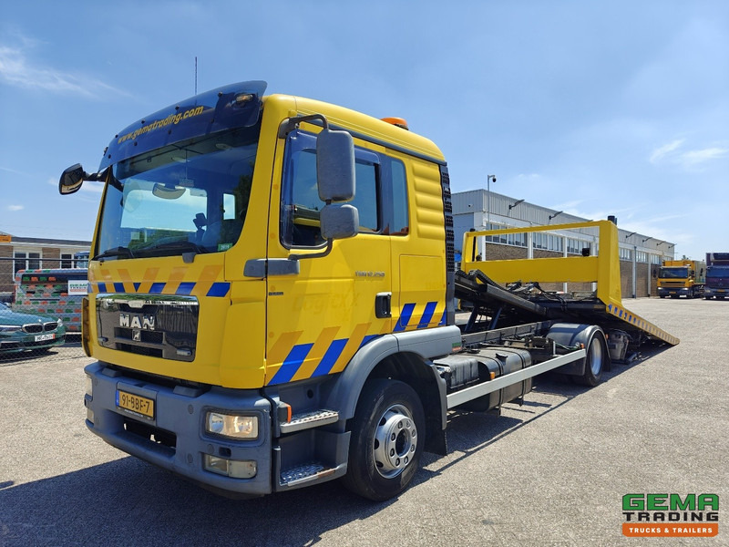MAN TGM 12.250 4X2 BL DubbelCab 6 Pers. - Falkom FAS6000 + FAL2000 + Dubbele Lier 3600KG - Afstandsbediening - 10/2025 APK - Tow truck: picture 1 MAN TGM 12.250 4X2 BL DubbelCab 6 Pers. - Falkom FAS6000 + FAL2000 + Dubbele Lier 3600KG - Afstandsbediening - 10/2025 APK - Tow truck: picture 1