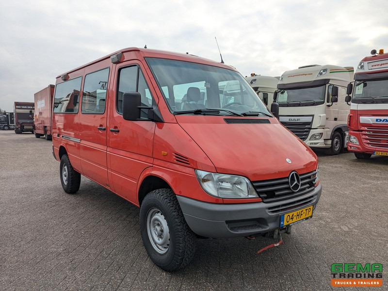 Mercedes-Benz 316 CDI 4x4 Euro3 - 59.000km - 9 Persoons - Lier - 3 Sperren! Hoge en Lage Gearing - Minibus, People carrier: picture 2 Mercedes-Benz 316 CDI 4x4 Euro3 - 59.000km - 9 Persoons - Lier - 3 Sperren! Hoge en Lage Gearing - Minibus, People carrier: picture 2