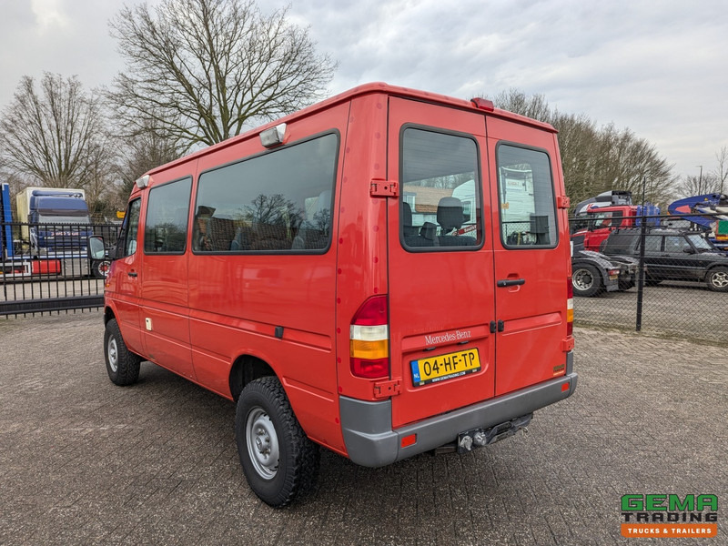 Mercedes-Benz 316 CDI 4x4 Euro3 - 59.000km - 9 Persoons - Lier - 3 Sperren! Hoge en Lage Gearing - Minibus, People carrier: picture 4 Mercedes-Benz 316 CDI 4x4 Euro3 - 59.000km - 9 Persoons - Lier - 3 Sperren! Hoge en Lage Gearing - Minibus, People carrier: picture 4