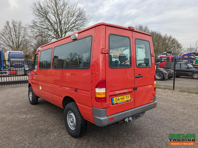 Mercedes-Benz 316 CDI  4x4 Euro3 - 59.000km - 9 Persoons - Lier - 3 Sperren!  Hoge en Lage Gearing - Minibus, People carrier: picture 4 Mercedes-Benz 316 CDI  4x4 Euro3 - 59.000km - 9 Persoons - Lier - 3 Sperren!  Hoge en Lage Gearing - Minibus, People carrier: picture 4