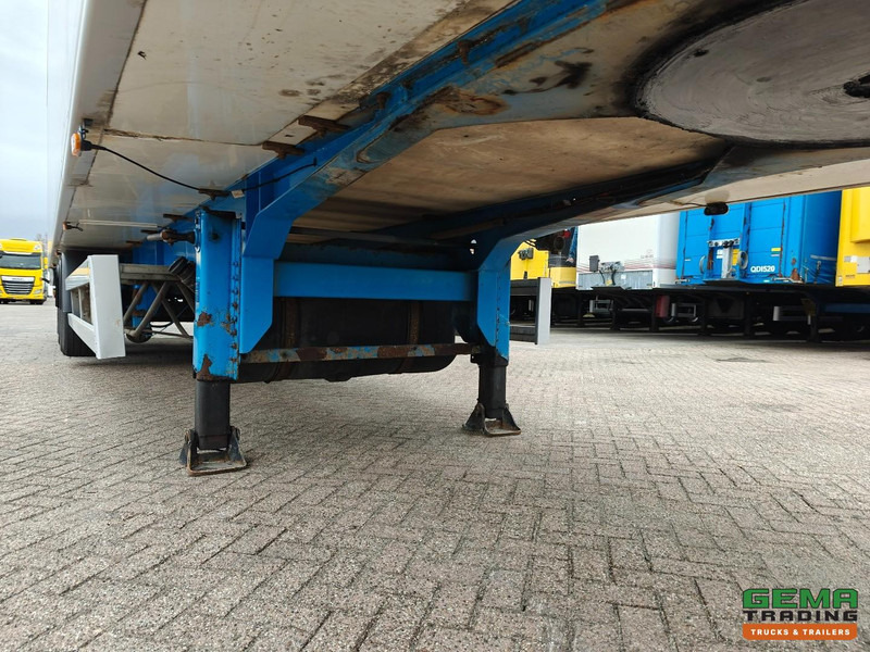 Refrigerated semi-trailer Renders ROC 12.27 3 Assen MB - LiftAs - Koel-VriesTransport - Carrier Vector 1800 Mt - Dubbele Verdampers - KoelMotor 100%: picture 13 Refrigerated semi-trailer Renders ROC 12.27 3 Assen MB - LiftAs - Koel-VriesTransport - Carrier Vector 1800 Mt - Dubbele Verdampers - KoelMotor 100%: picture 13