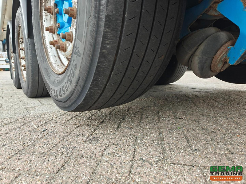 Refrigerated semi-trailer Renders ROC 12.27 3 Assen MB - LiftAs - Koel-VriesTransport - Carrier Vector 1800 Mt - Dubbele Verdampers - KoelMotor 100%: picture 17 Refrigerated semi-trailer Renders ROC 12.27 3 Assen MB - LiftAs - Koel-VriesTransport - Carrier Vector 1800 Mt - Dubbele Verdampers - KoelMotor 100%: picture 17