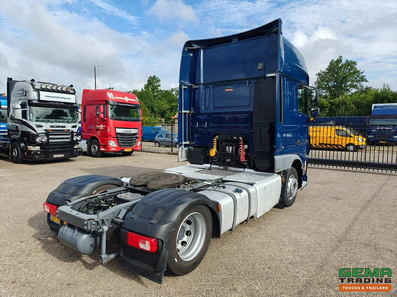 DAF XF 440 FT 4x2 SuperSpaceCab Euro6A - MEGA - Retarder - HandGeschakeld - 283.000KM! - Tractor unit: picture 3 DAF XF 440 FT 4x2 SuperSpaceCab Euro6A - MEGA - Retarder - HandGeschakeld - 283.000KM! - Tractor unit: picture 3