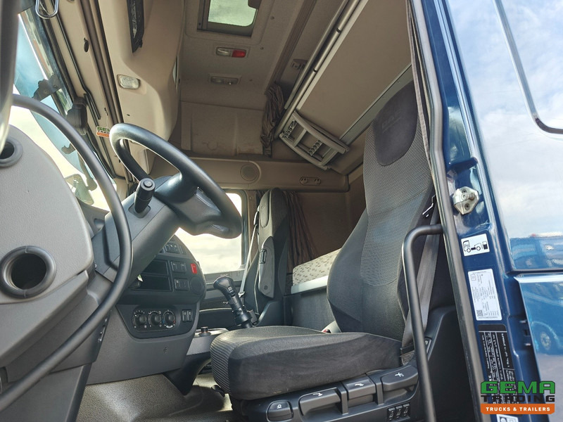 DAF XF 440 FT 4x2 SuperSpaceCab Euro6A - MEGA - Retarder - HandGeschakeld - 283.000KM! - Tractor unit: picture 5 DAF XF 440 FT 4x2 SuperSpaceCab Euro6A - MEGA - Retarder - HandGeschakeld - 283.000KM! - Tractor unit: picture 5
