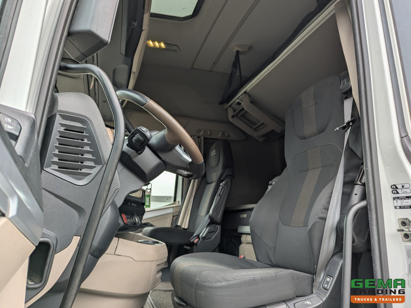 DAF XG+ 4x2 Euro6E - MEGA/Lowdeck - Retarder - Dubbele tanks - MirrorCam - 3 DVS StarRating - Tractor unit: picture 5 DAF XG+ 4x2 Euro6E - MEGA/Lowdeck - Retarder - Dubbele tanks - MirrorCam - 3 DVS StarRating - Tractor unit: picture 5