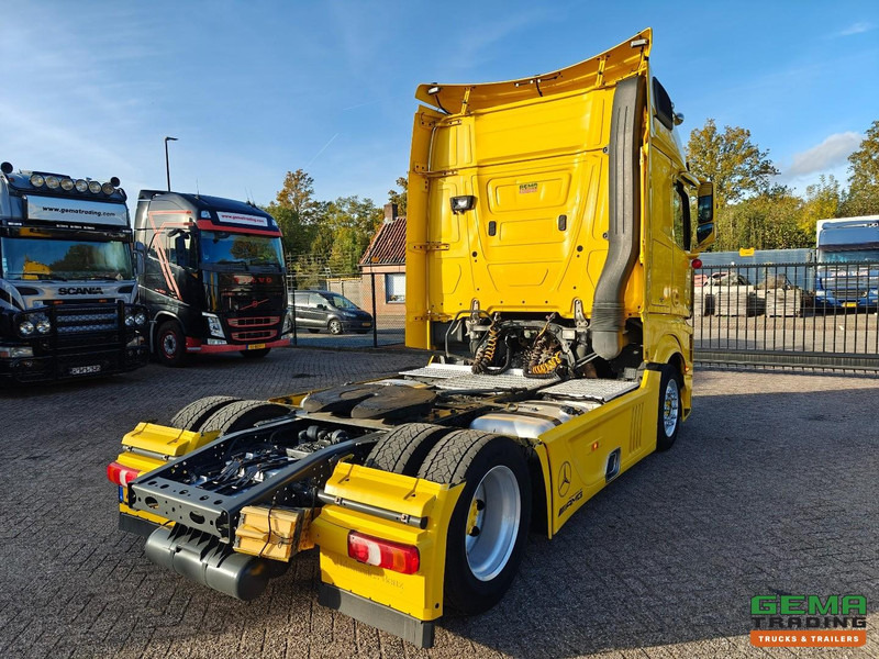 Mercedes-Benz Actros 1848 4x2 Gigaspace Euro6A - MEGA /LowDeck - Standairco - Dubbele Tanks - Hydrauliek - SMARTTacho V2 - Tractor unit: picture 3 Mercedes-Benz Actros 1848 4x2 Gigaspace Euro6A - MEGA /LowDeck - Standairco - Dubbele Tanks - Hydrauliek - SMARTTacho V2 - Tractor unit: picture 3
