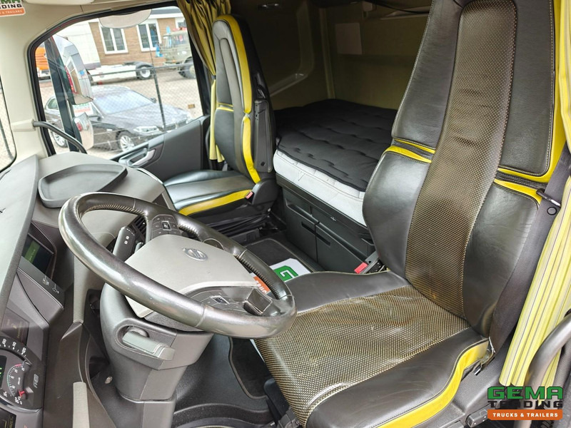 Volvo FH16-750 6x2 Globetrotter XL Euro6C - VEB+ - Volume Combi - Dubbele Tanks - IparkCool - SMARTTacho V2 - 07/2026 APK - Box truck: picture 5 Volvo FH16-750 6x2 Globetrotter XL Euro6C - VEB+ - Volume Combi - Dubbele Tanks - IparkCool - SMARTTacho V2 - 07/2026 APK - Box truck: picture 5