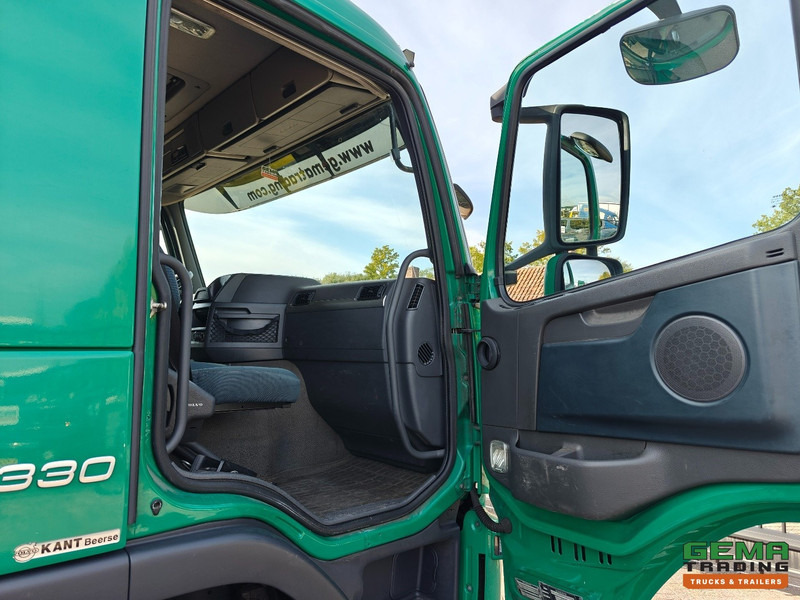 Livestock truck Volvo FM330 4x2 Dagcab Euro5 - KuikenBak 8.4m + Webasto Heater + Dhollandia 2000KG: picture 18