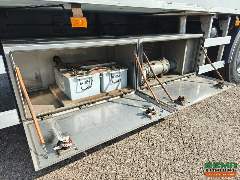 Livestock truck Volvo FM330 4x2 Dagcab Euro5 - KuikenBak 8.4m + Webasto Heater + Dhollandia 2000KG: picture 20