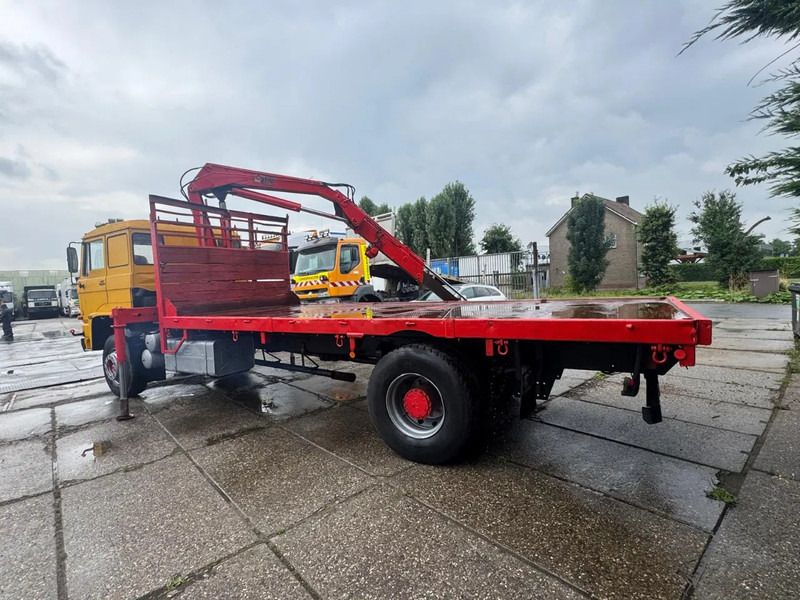 DAF 2300 4X2 Platform + Crane Spring/Spring - Dropside/ Flatbed truck: picture 3 DAF 2300 4X2 Platform + Crane Spring/Spring - Dropside/ Flatbed truck: picture 3