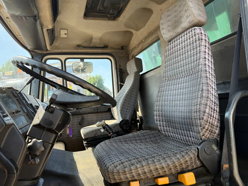 Tipper MAN 35.372 8X4 Tipper Spring/Spring ZF Manual Gear EURO2: picture 14 Tipper MAN 35.372 8X4 Tipper Spring/Spring ZF Manual Gear EURO2: picture 14