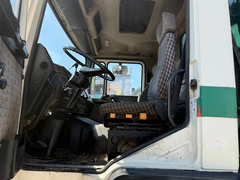 Tipper MAN 35.372 8X4 Tipper Spring/Spring ZF Manual Gear EURO2: picture 13 Tipper MAN 35.372 8X4 Tipper Spring/Spring ZF Manual Gear EURO2: picture 13