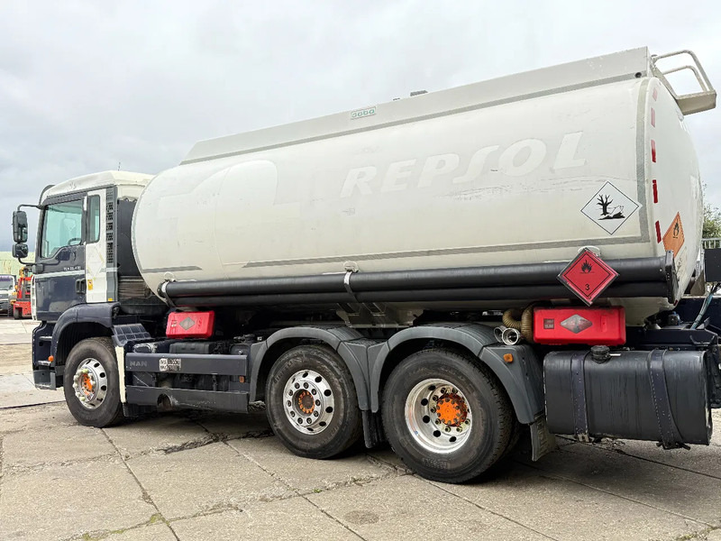 MAN TGA 26.430 6X2 Fuel Tank 21.000L 3 Comp + 2 Pump D20 Engine - Tanker truck: picture 3 MAN TGA 26.430 6X2 Fuel Tank 21.000L 3 Comp + 2 Pump D20 Engine - Tanker truck: picture 3