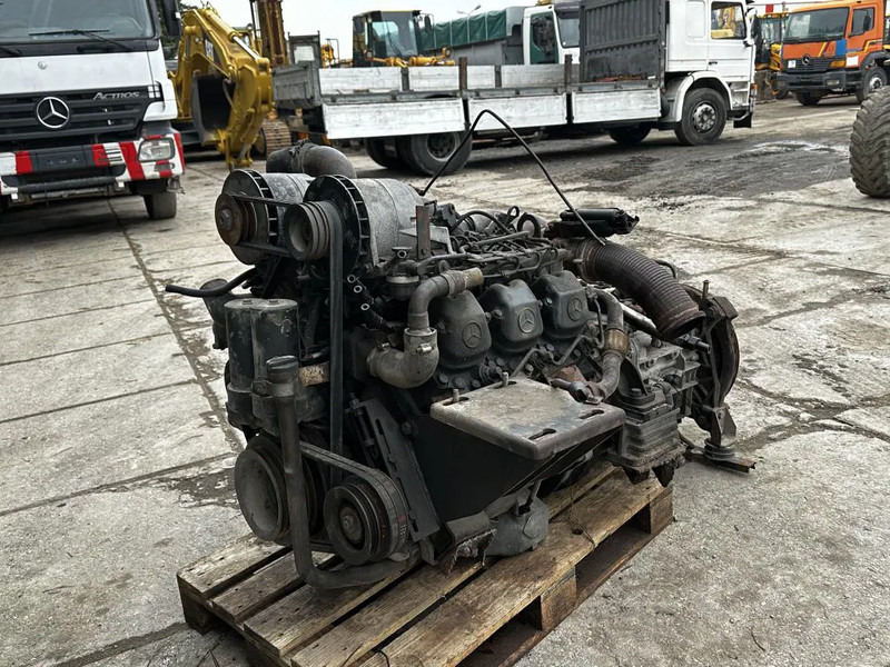 Mercedes-Benz OM 421 V6 Engine with Turbo 340HP + Gearbox - Engine: picture 4 Mercedes-Benz OM 421 V6 Engine with Turbo 340HP + Gearbox - Engine: picture 4