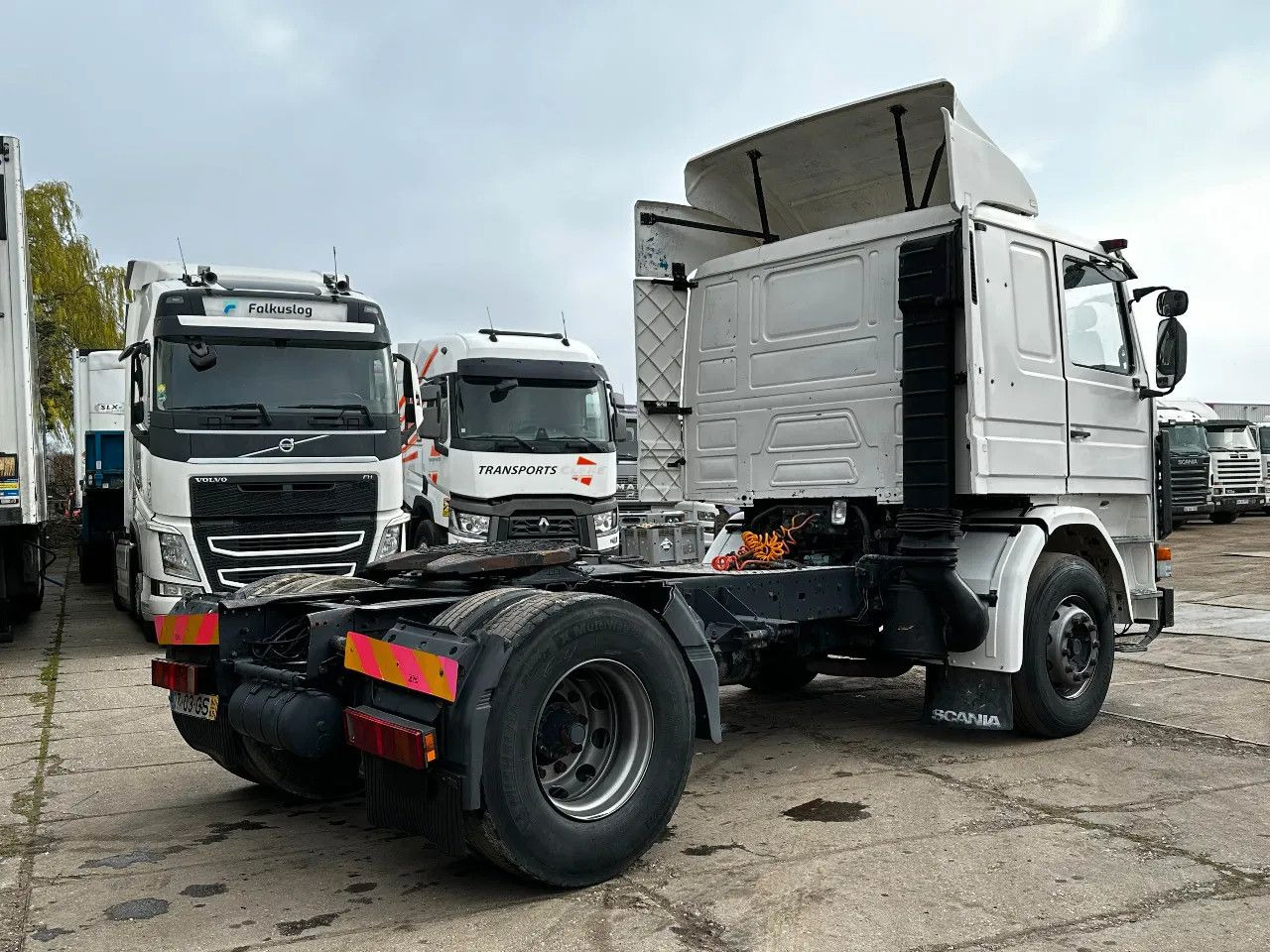 Scania R113-360 4X2 Tractor-unit Spring/Air Manual Gear - Tractor unit: picture 4 Scania R113-360 4X2 Tractor-unit Spring/Air Manual Gear - Tractor unit: picture 4