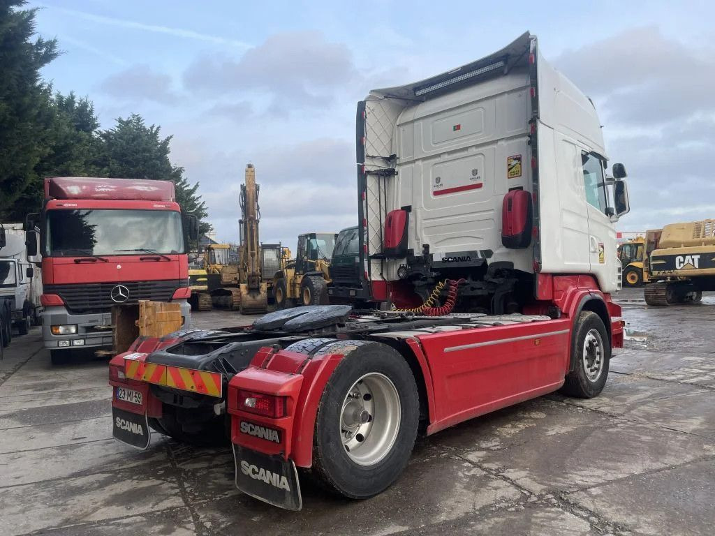 Scania R560 V8 4X2 Tractor-unit Retarder Euro5 Scania R560 V8 4X2 Tractor-unit Retarder Euro5 - Tractor unit: picture 4 Scania R560 V8 4X2 Tractor-unit Retarder Euro5 Scania R560 V8 4X2 Tractor-unit Retarder Euro5 - Tractor unit: picture 4