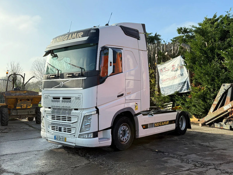 Volvo FH 13.460 4X2 Tractor-unit Spring/Air Retarder PROD2017 HB - Tractor unit: picture 2 Volvo FH 13.460 4X2 Tractor-unit Spring/Air Retarder PROD2017 HB - Tractor unit: picture 2