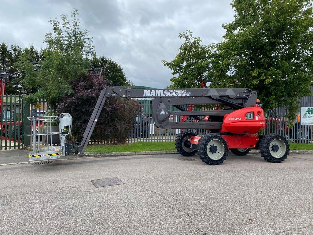 Manitou 200 ATJ - Articulated boom lift: picture 2 Manitou 200 ATJ - Articulated boom lift: picture 2