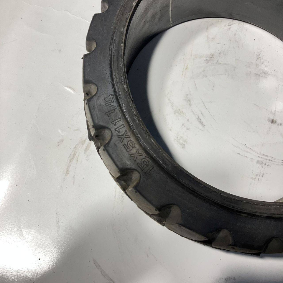 2X Magnum Solideal 15x5x11 1/4 tyres - Tire for Material handling equipment: picture 5 2X Magnum Solideal 15x5x11 1/4 tyres - Tire for Material handling equipment: picture 5