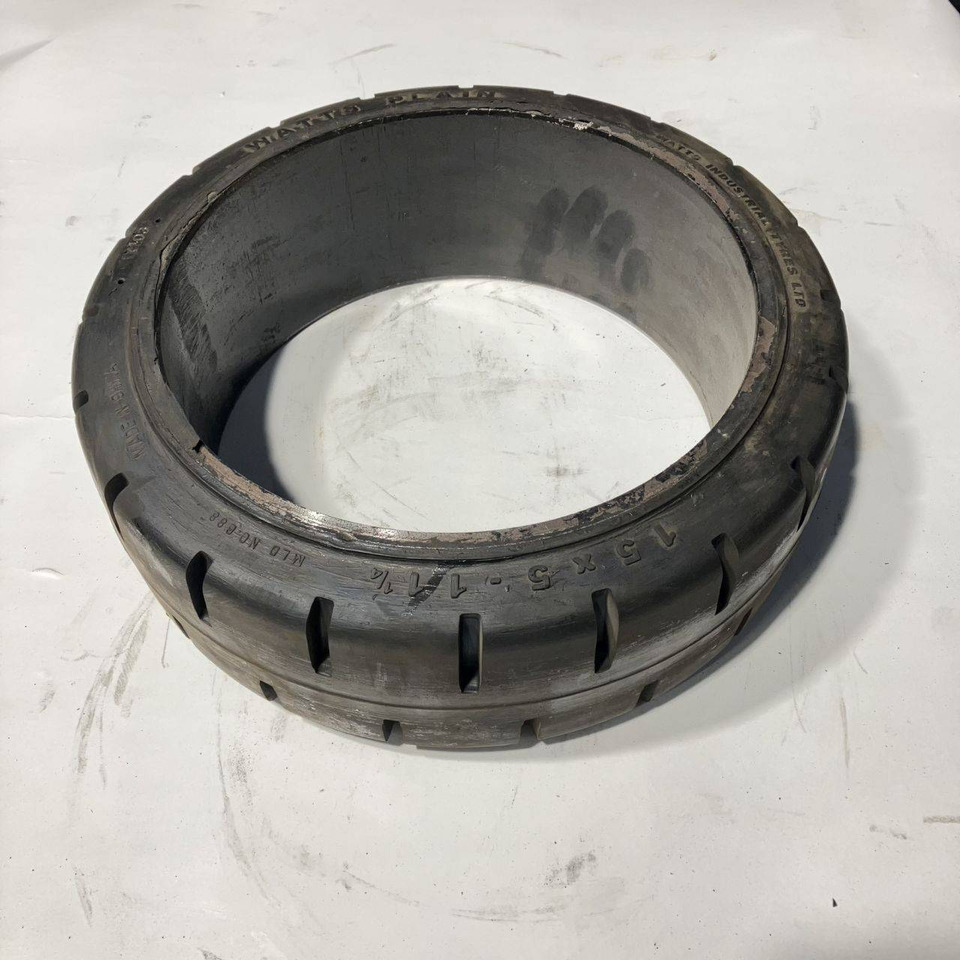 2X Watts 15x5x11 1/4 tyres - Tire for Material handling equipment: picture 1 2X Watts 15x5x11 1/4 tyres - Tire for Material handling equipment: picture 1