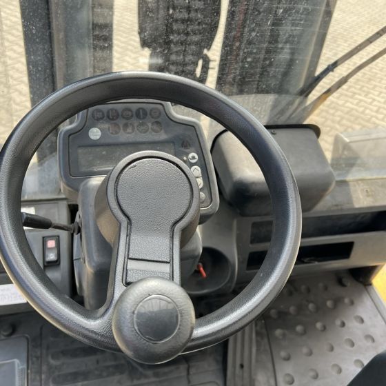 Caterpillar EP50 - Electric forklift: picture 3 Caterpillar EP50 - Electric forklift: picture 3