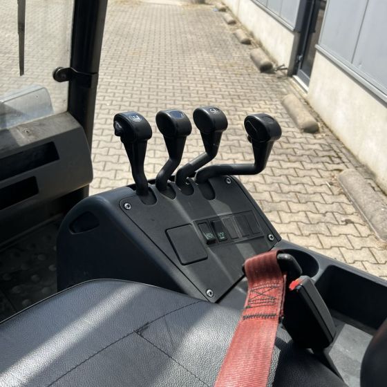 Caterpillar EP50 - Electric forklift: picture 4 Caterpillar EP50 - Electric forklift: picture 4