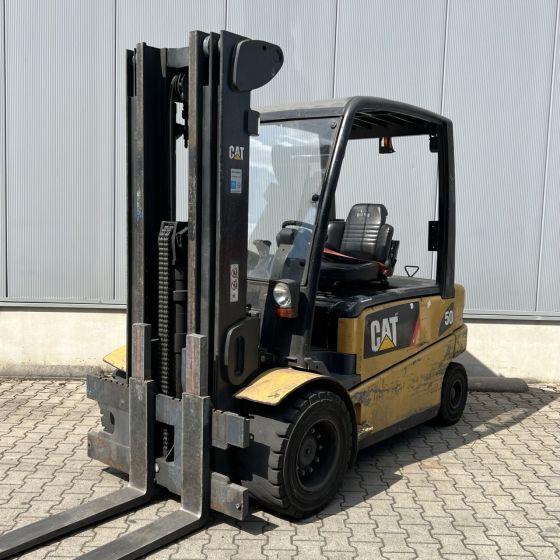 Caterpillar EP50 - Electric forklift: picture 1 Caterpillar EP50 - Electric forklift: picture 1