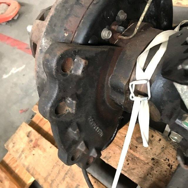 Complete front axle for Caterpillar - Axle and parts for Material handling equipment: picture 5 Complete front axle for Caterpillar - Axle and parts for Material handling equipment: picture 5