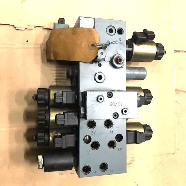 Control valve for Jungheinrich ETV 216 - Hydraulic valve for Material handling equipment: picture 1 Control valve for Jungheinrich ETV 216 - Hydraulic valve for Material handling equipment: picture 1