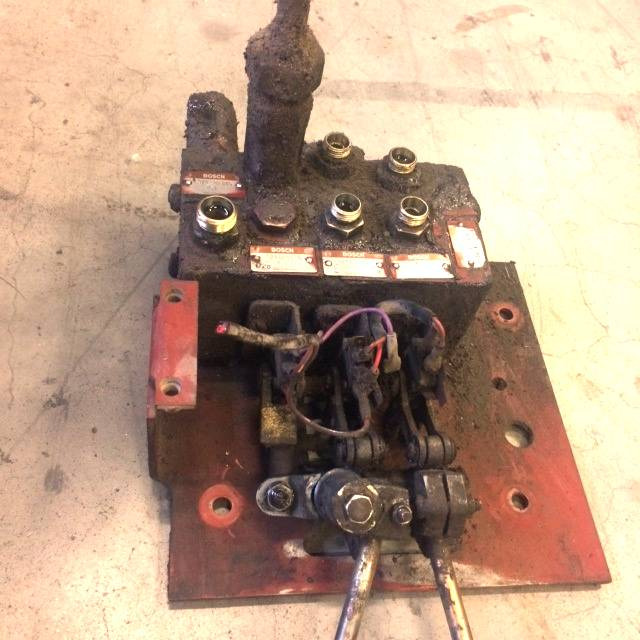 Control valve for Linde E15, Series 324 - Hydraulic valve for Material handling equipment: picture 2 Control valve for Linde E15, Series 324 - Hydraulic valve for Material handling equipment: picture 2