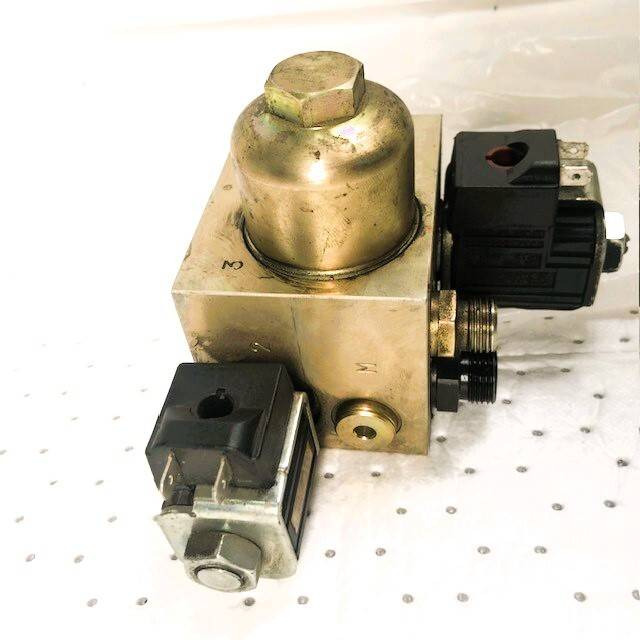 Control valve for Linde L14-L16AP, BR 372 - Hydraulic valve for Material handling equipment: picture 1 Control valve for Linde L14-L16AP, BR 372 - Hydraulic valve for Material handling equipment: picture 1