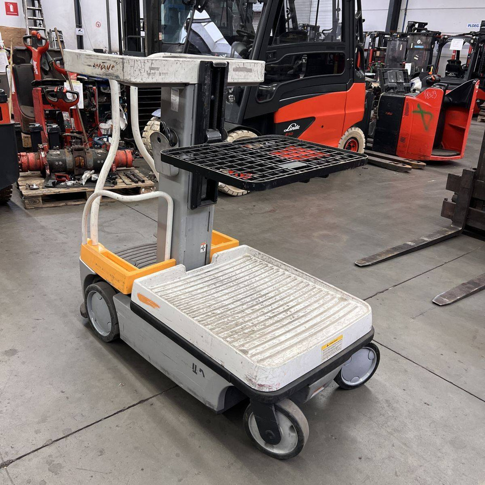 Crown Wave 50-118 - Order picker: picture 2 Crown Wave 50-118 - Order picker: picture 2