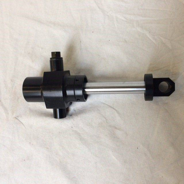 Hydraulic Cylinder for Caterpillar / Mitsubishi - Hydraulic cylinder for Material handling equipment: picture 1 Hydraulic Cylinder for Caterpillar / Mitsubishi - Hydraulic cylinder for Material handling equipment: picture 1