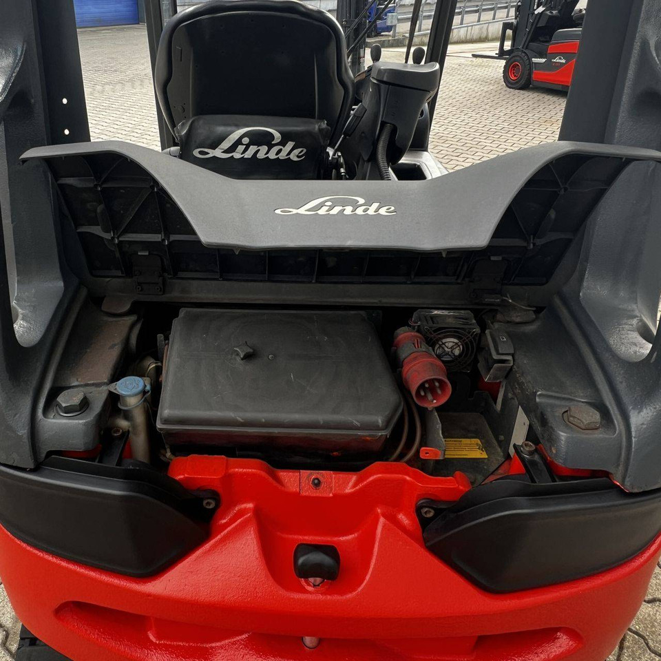 Electric forklift Linde E25L (387): picture 11 Electric forklift Linde E25L (387): picture 11