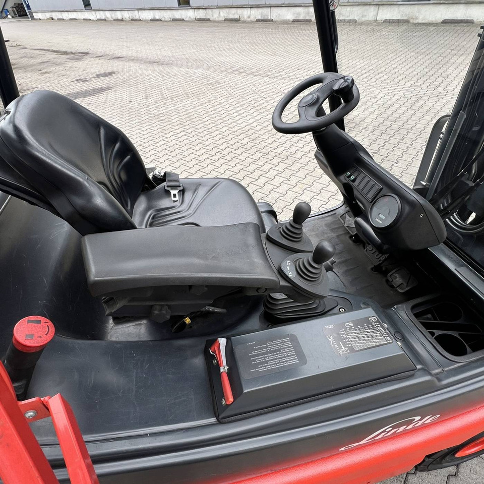 Linde E25S (336-03) - Electric forklift: picture 4 Linde E25S (336-03) - Electric forklift: picture 4