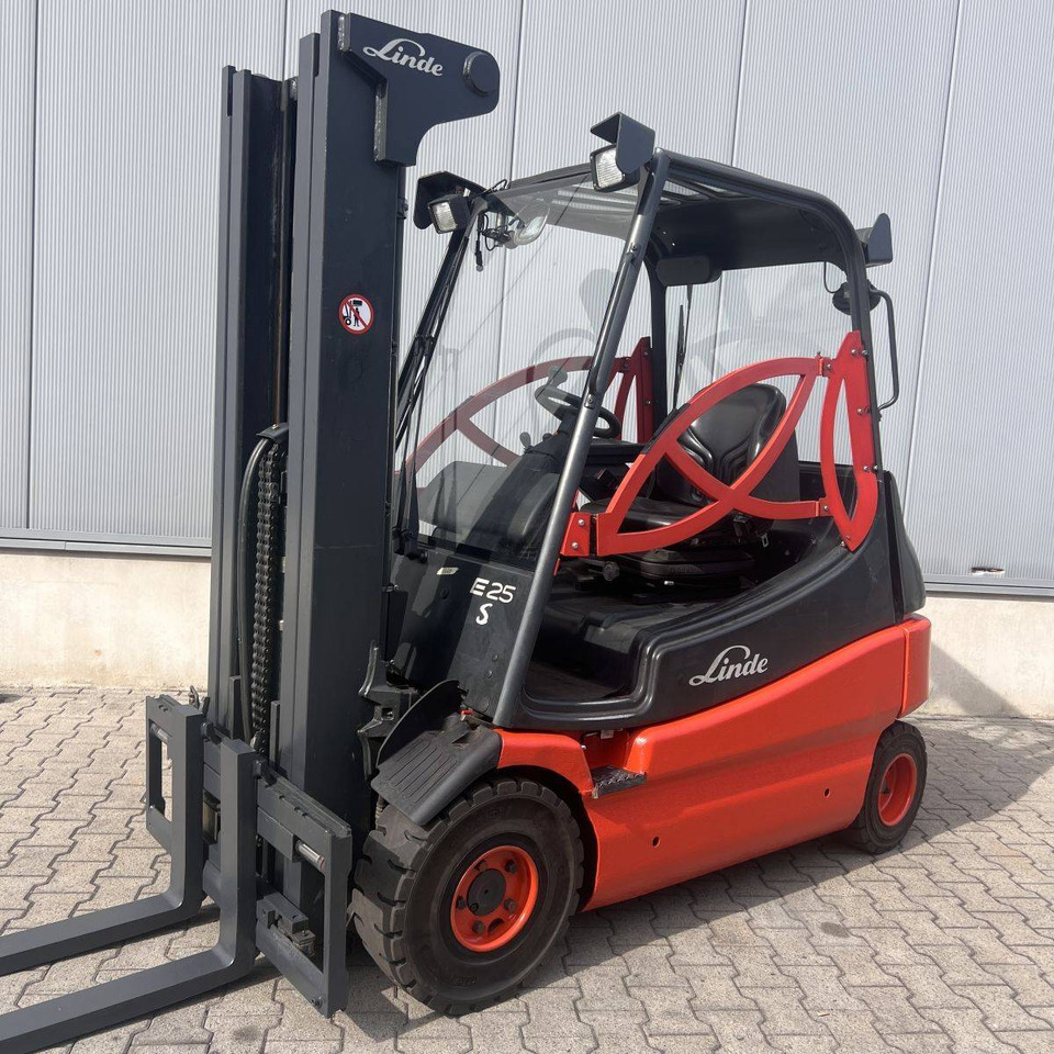Linde E25S (336-03) - Electric forklift: picture 1 Linde E25S (336-03) - Electric forklift: picture 1