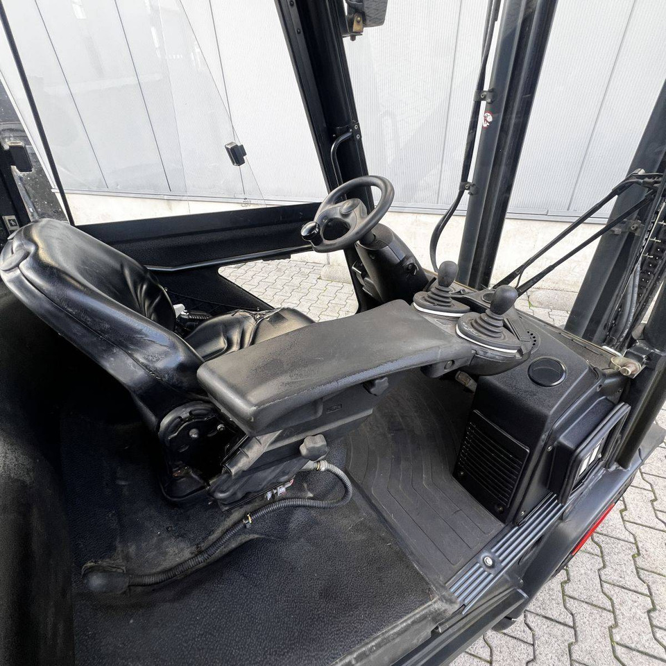 Linde H25D (392) - Diesel forklift: picture 5 Linde H25D (392) - Diesel forklift: picture 5