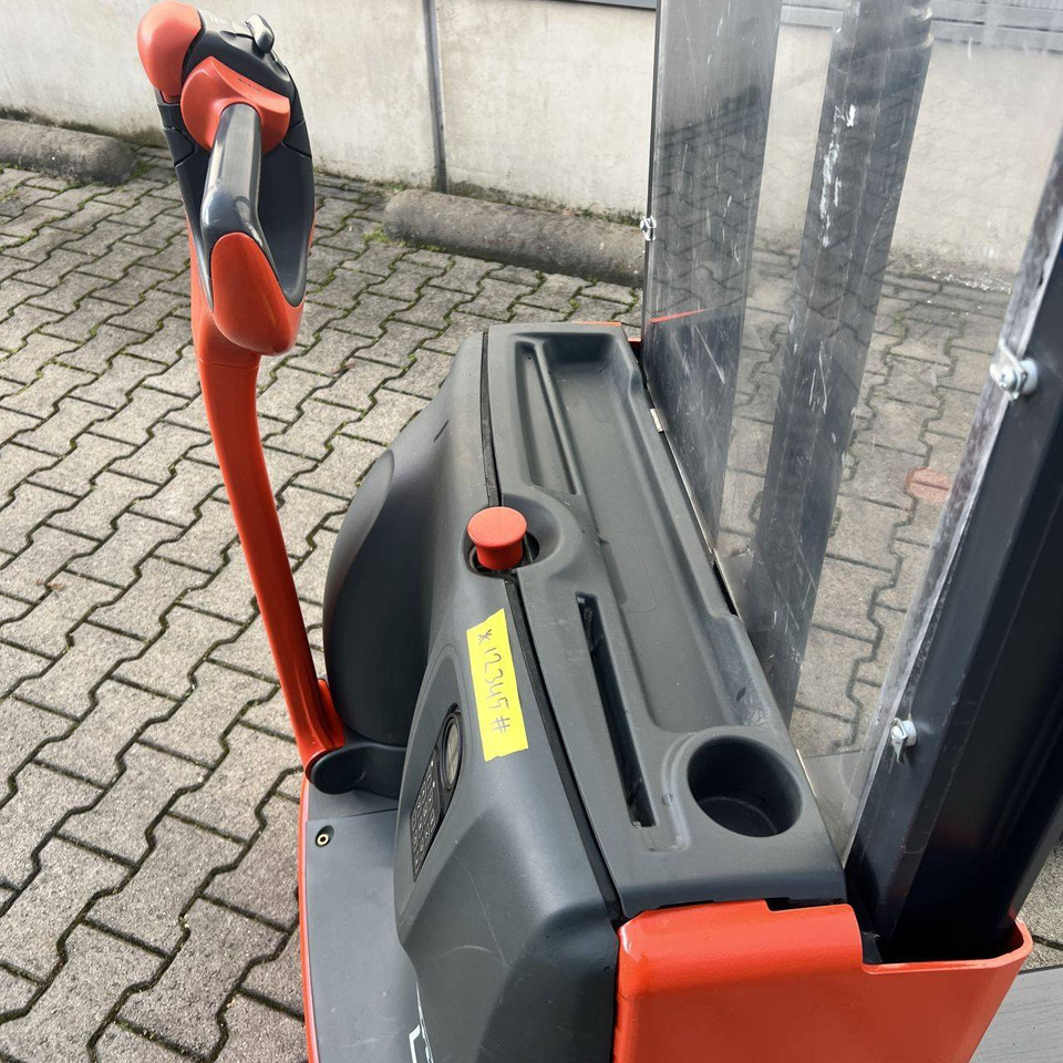 Linde L10 (1172) - Stacker: picture 5 Linde L10 (1172) - Stacker: picture 5