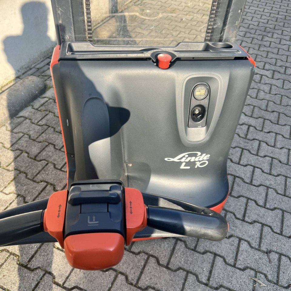 Linde L10 (1172) - Stacker: picture 5 Linde L10 (1172) - Stacker: picture 5