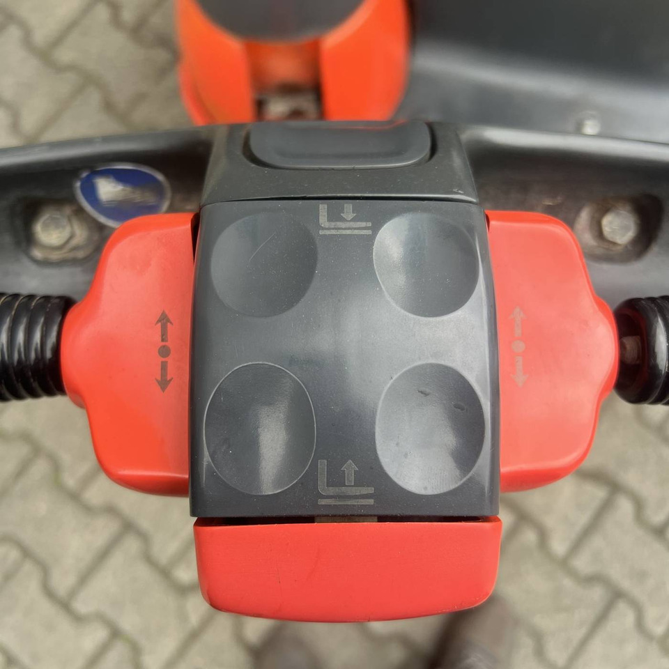 Linde L10 (379) - Stacker: picture 5 Linde L10 (379) - Stacker: picture 5