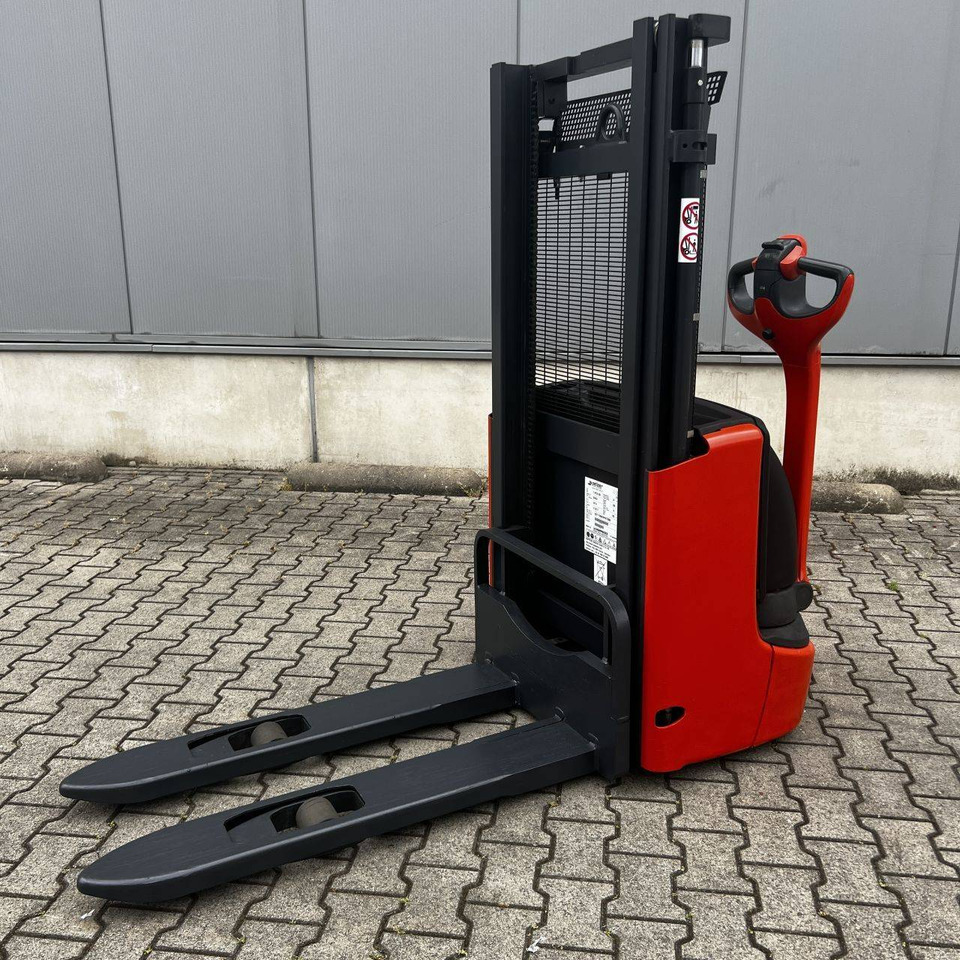 Linde L12 (1172) - Stacker: picture 2 Linde L12 (1172) - Stacker: picture 2