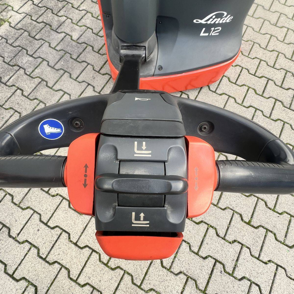 Linde L12 (1172) Scale - Stacker: picture 5 Linde L12 (1172) Scale - Stacker: picture 5
