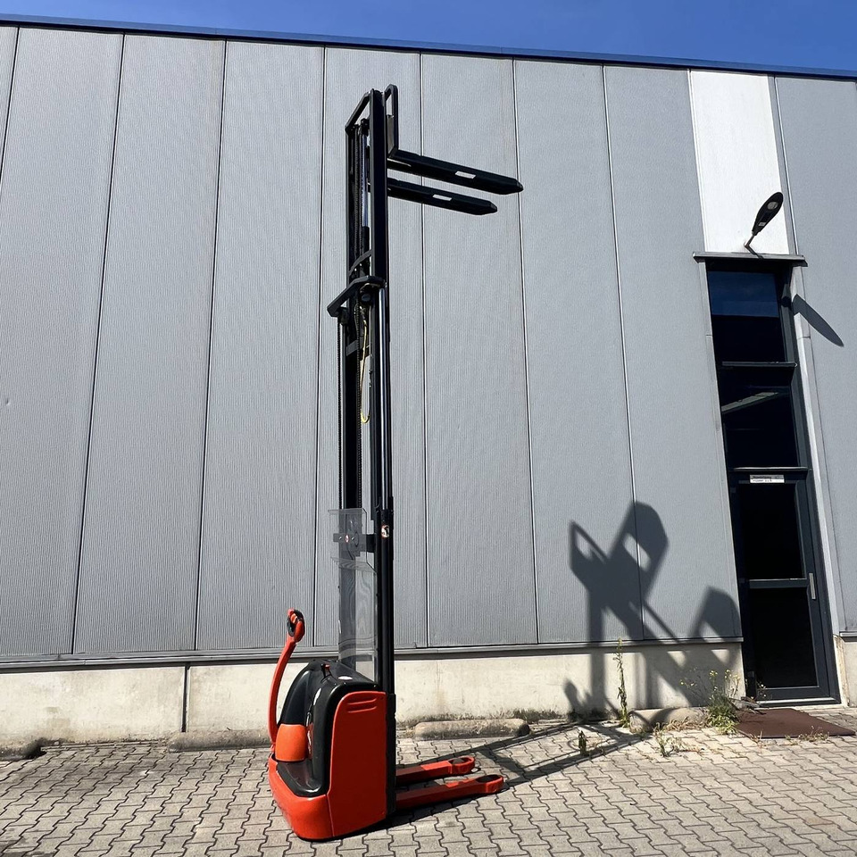 Linde L12 (379) - Stacker: picture 5 Linde L12 (379) - Stacker: picture 5