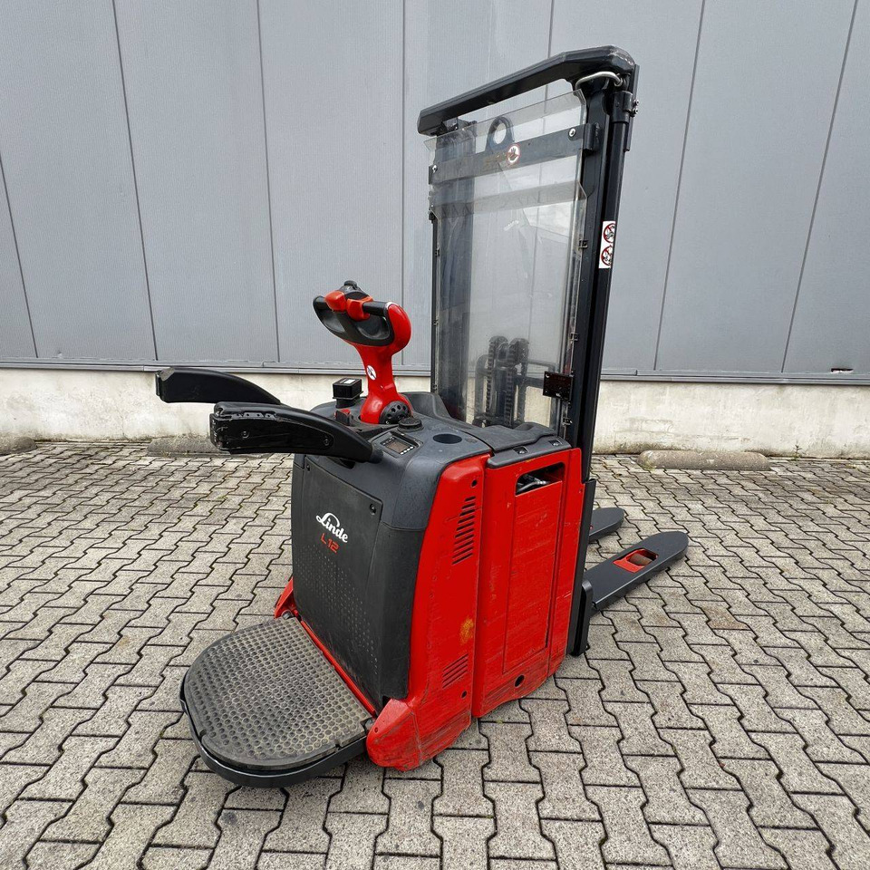 Linde L12AP (133) - Stacker: picture 1 Linde L12AP (133) - Stacker: picture 1