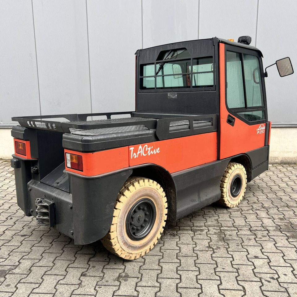 Linde P250 LWB (127) - Tow tractor: picture 2 Linde P250 LWB (127) - Tow tractor: picture 2