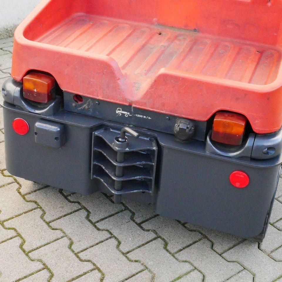 Linde P60Z (126) - Tow tractor: picture 4 Linde P60Z (126) - Tow tractor: picture 4