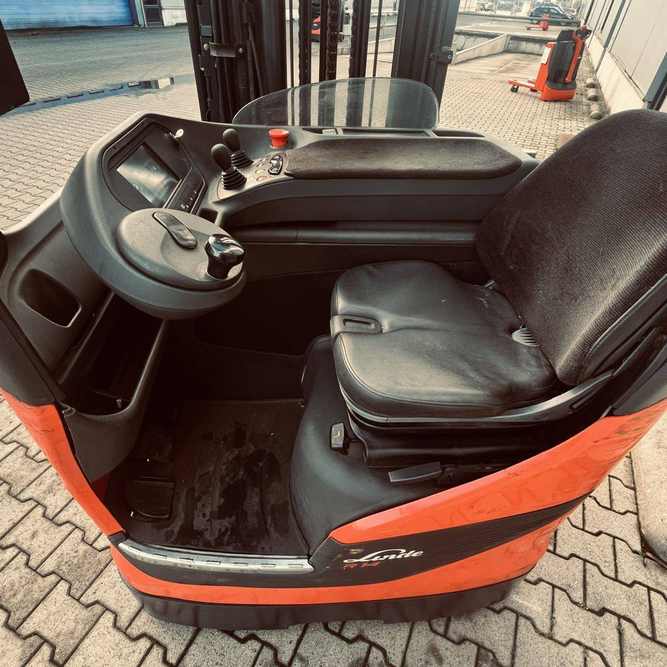 Linde R14 (1120) - Reach truck: picture 3 Linde R14 (1120) - Reach truck: picture 3