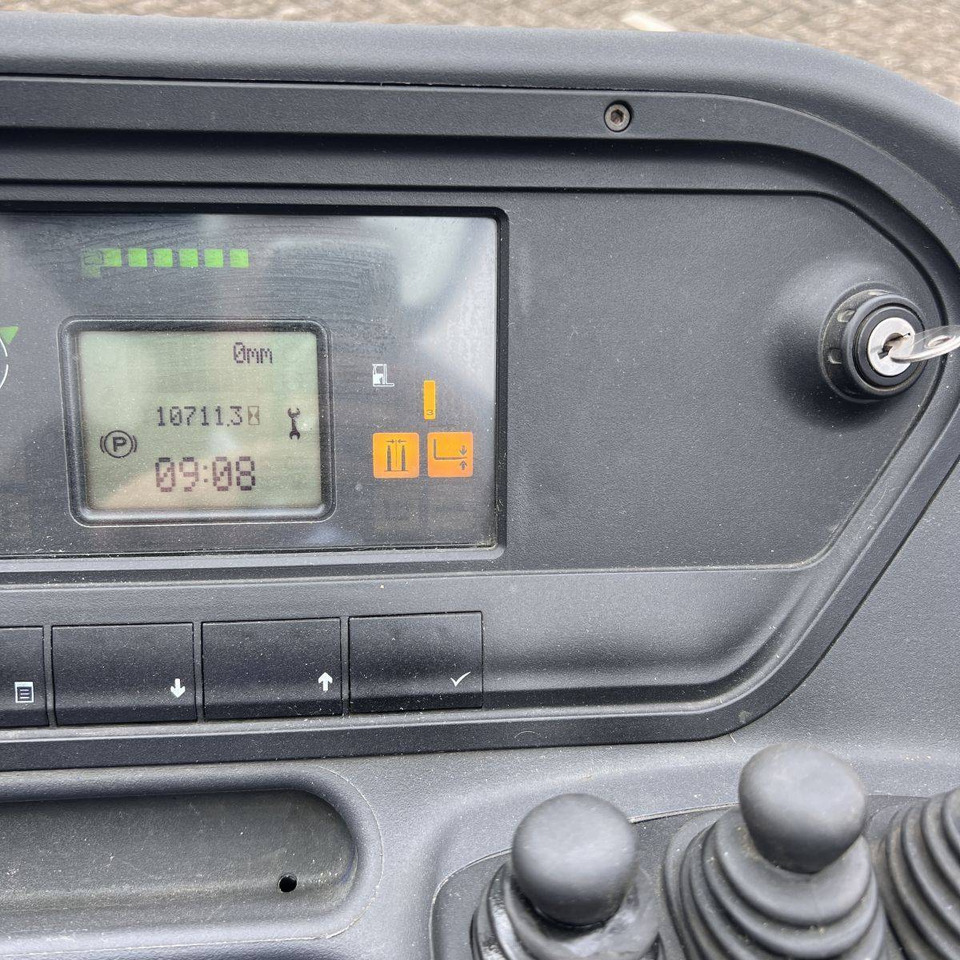 Reach truck Linde R14HD (1120): picture 6 Reach truck Linde R14HD (1120): picture 6