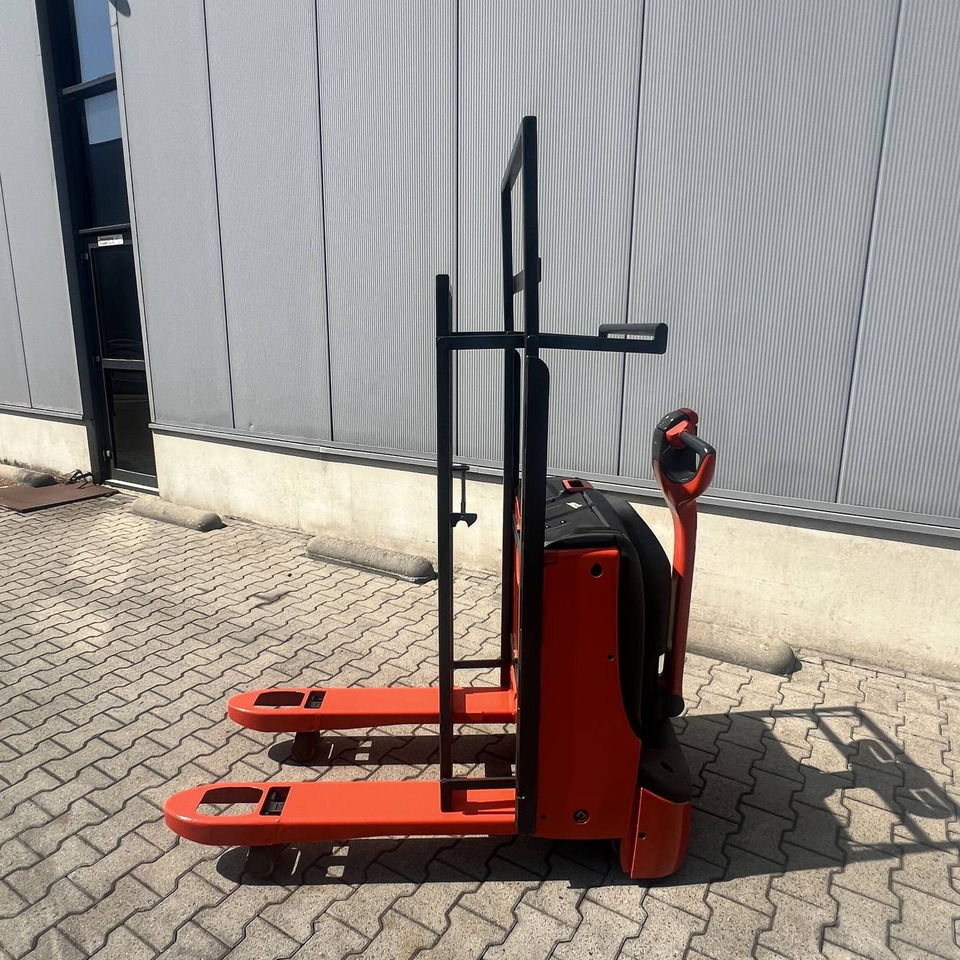 Linde T16 (1152) - Pallet truck: picture 3 Linde T16 (1152) - Pallet truck: picture 3