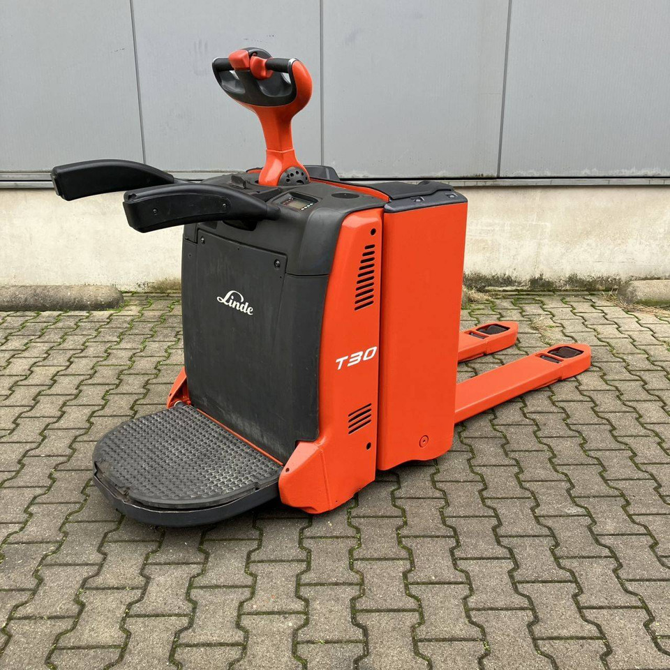 Linde T30AP (131) - Pallet truck: picture 2 Linde T30AP (131) - Pallet truck: picture 2